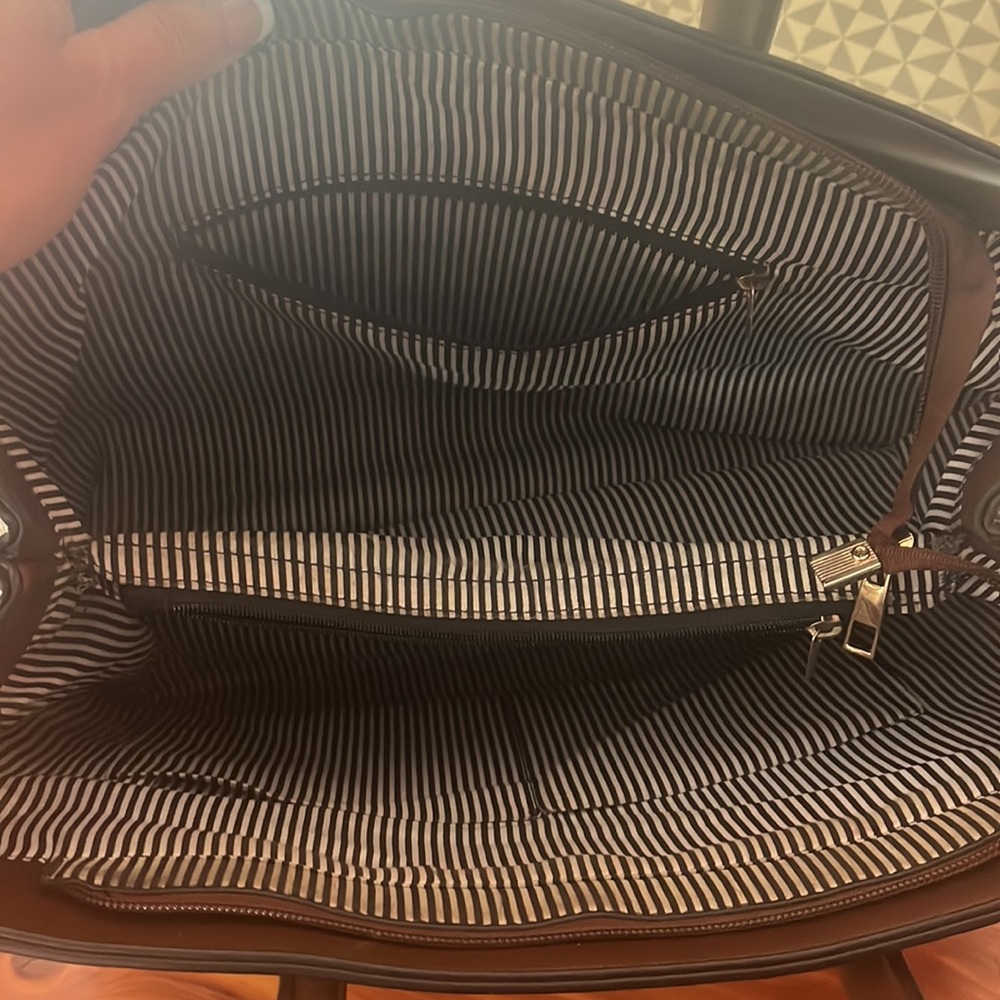 Purse - Picture 2 of 3